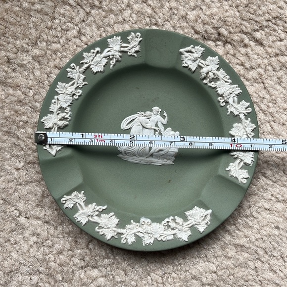 Vintage Sage Green Wedgwood Jasperware Ashtray - Picture 4 of 4